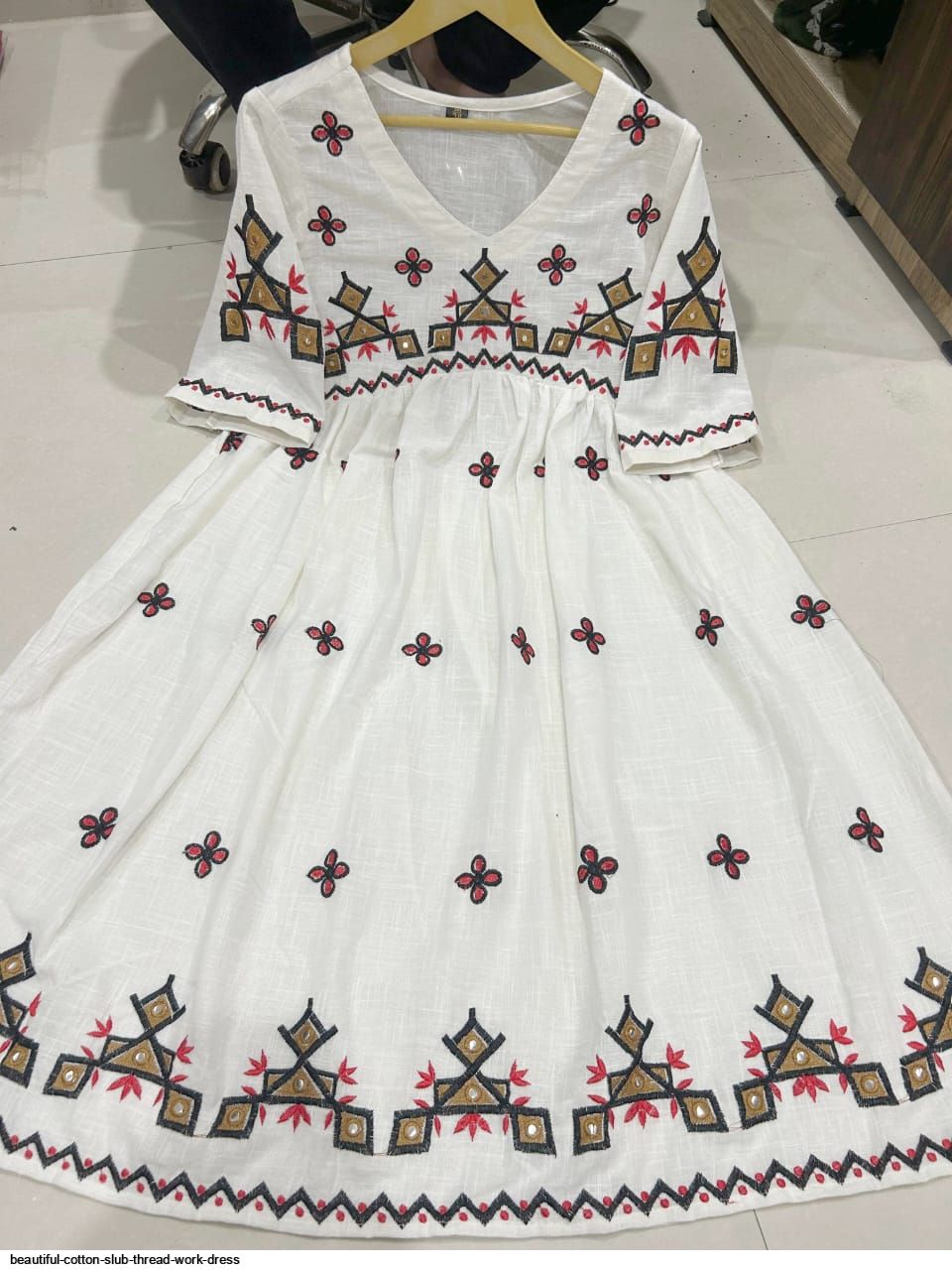 Embroidery detail 10